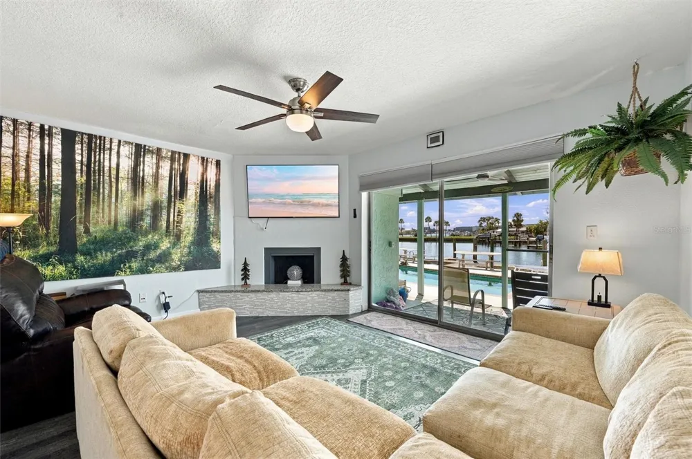 225 116TH AVENUE #225C Treasure Island, FL 33706