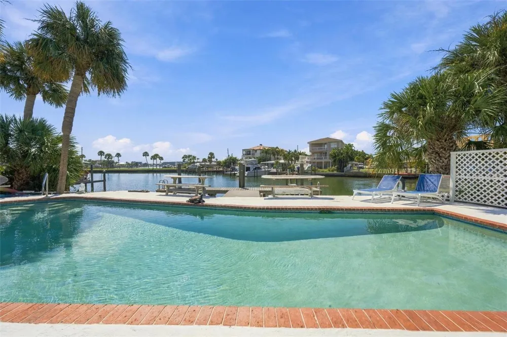 225 116TH AVENUE #225C Treasure Island, FL 33706