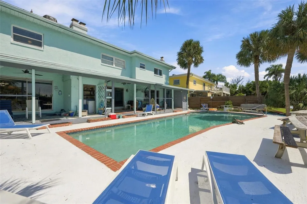225 116TH AVENUE #225C Treasure Island, FL 33706
