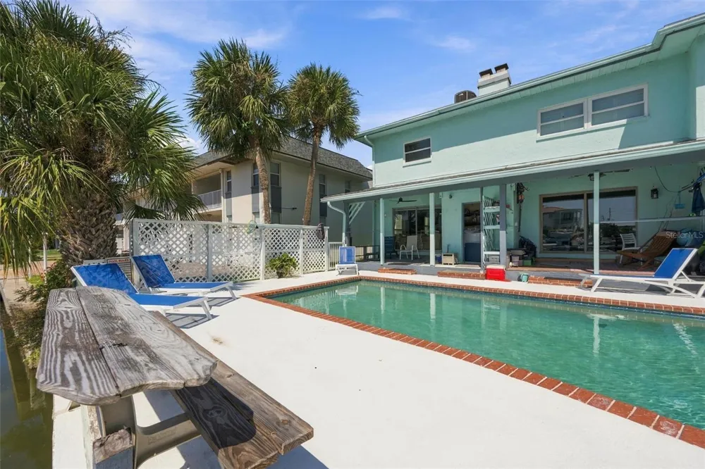 225 116TH AVENUE #225C Treasure Island, FL 33706