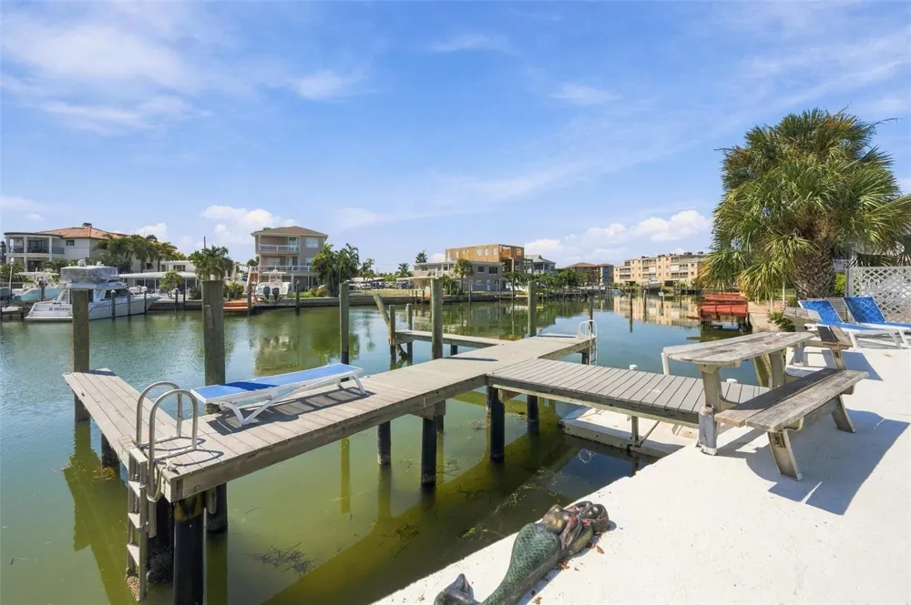225 116TH AVENUE #225C Treasure Island, FL 33706
