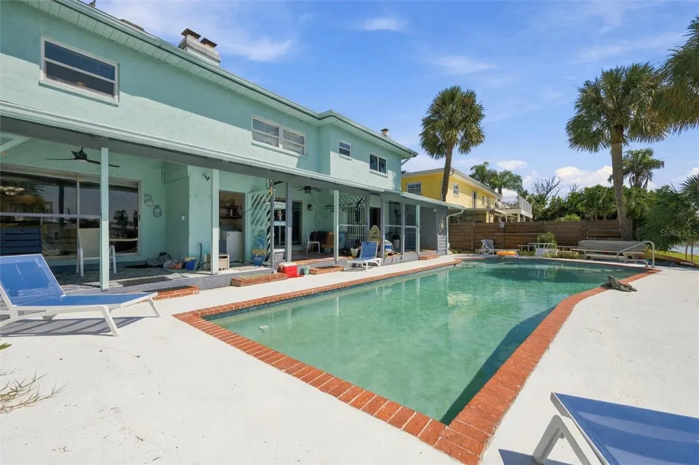 225 116TH AVENUE #225C Treasure Island, FL 33706