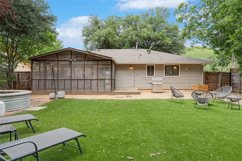 307 Thistlewood Drive Austin, TX 78745