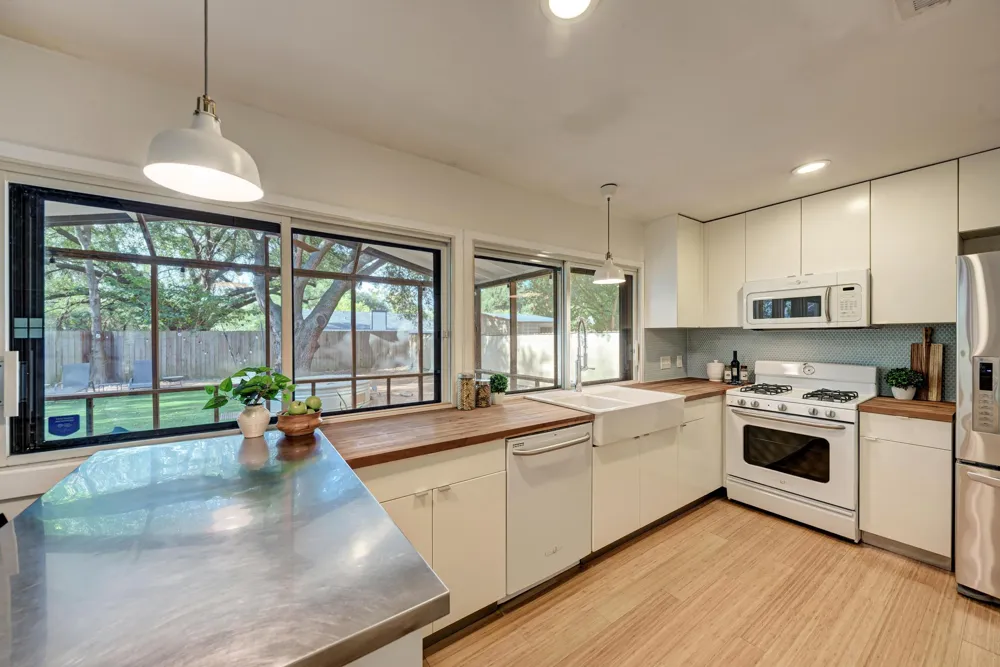 307 Thistlewood Drive Austin, TX 78745