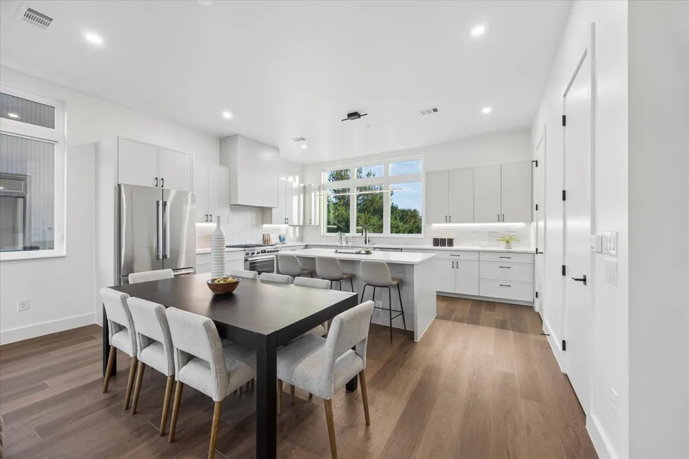 4101 Menchaca Road #203 Austin, TX 78704