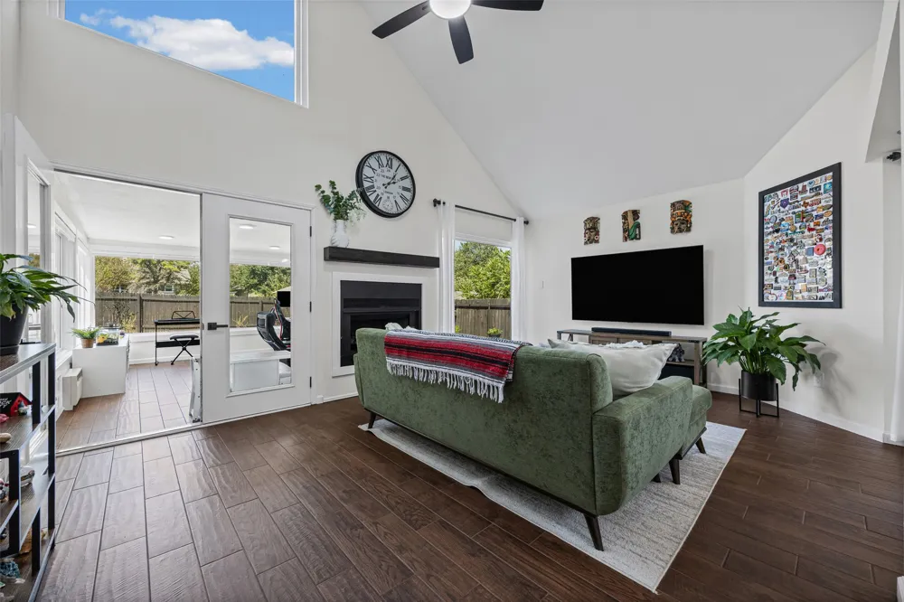 3006 Overland Street Round Rock, TX 78681