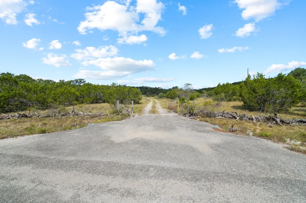 700 Rolling Hills Drive Wimberley, TX 78676