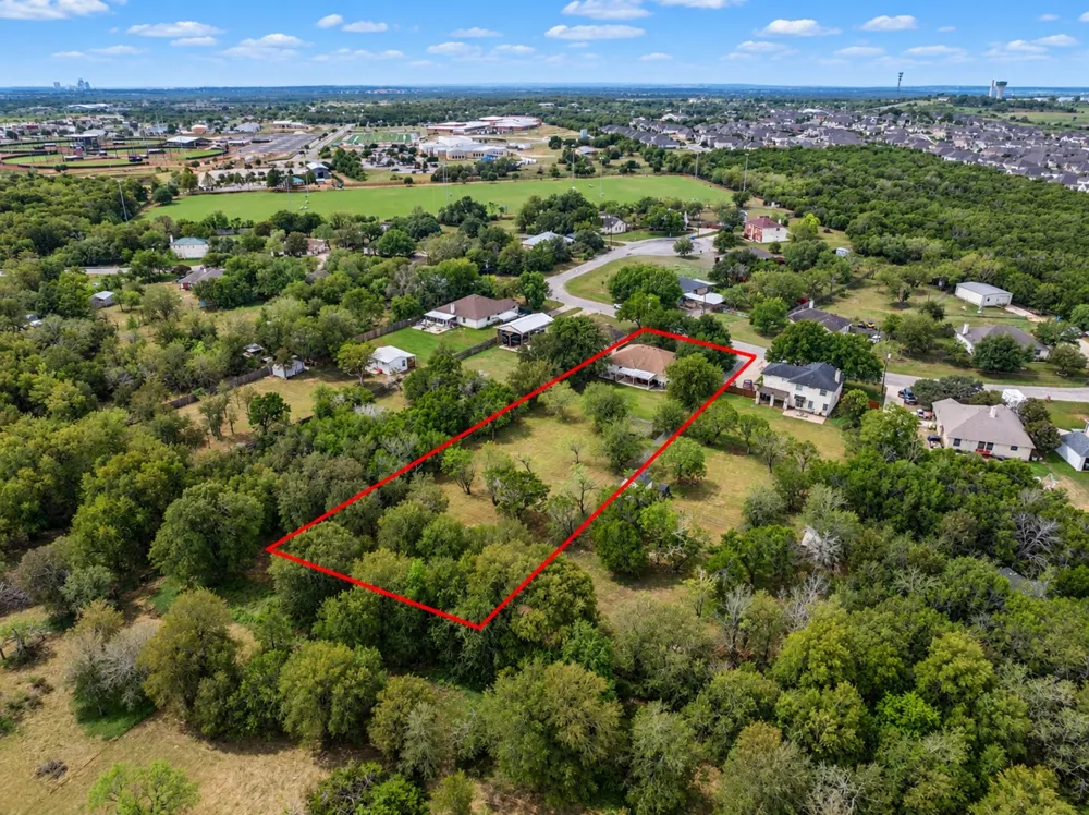 510 Maybrook Drive Buda, TX 78610