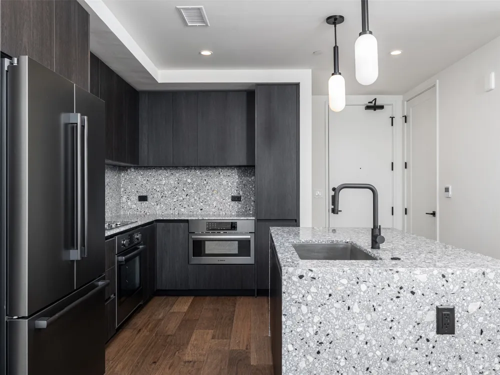 84 East Avenue #2002 Austin, TX 78701