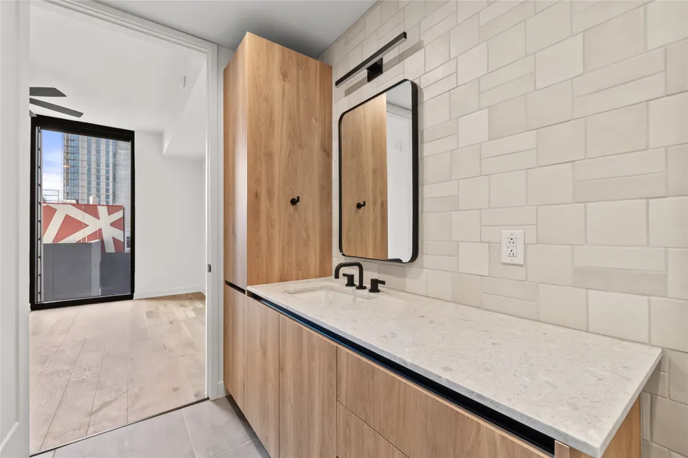 84 East Avenue #2002 Austin, TX 78701