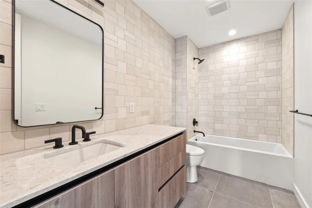 84 East Avenue #2002 Austin, TX 78701