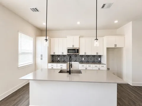 1106 Begonia Terrace #1