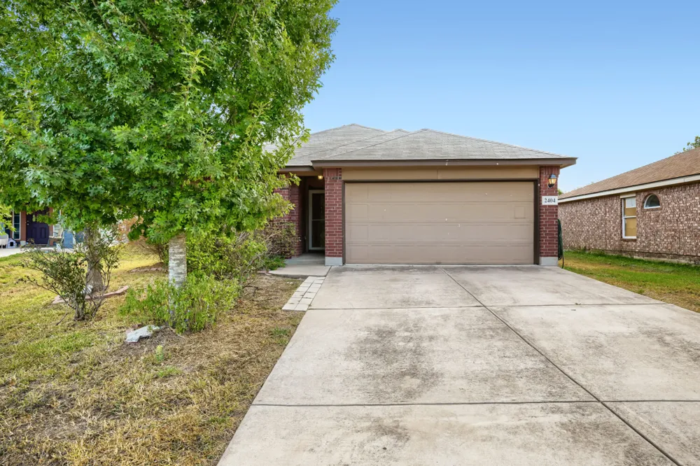 2404 Night Sky Cove Lockhart, TX 78644