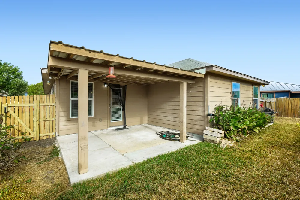 2404 Night Sky Cove Lockhart, TX 78644