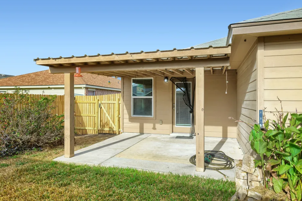 2404 Night Sky Cove Lockhart, TX 78644