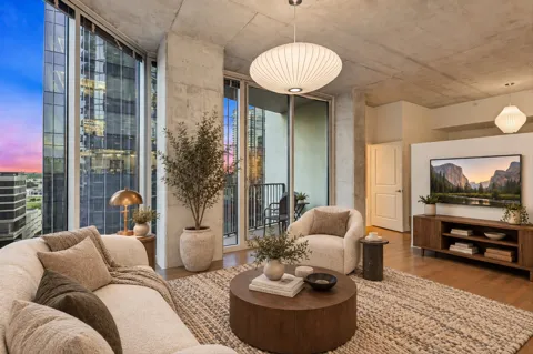 360 Nueces Street #1301
