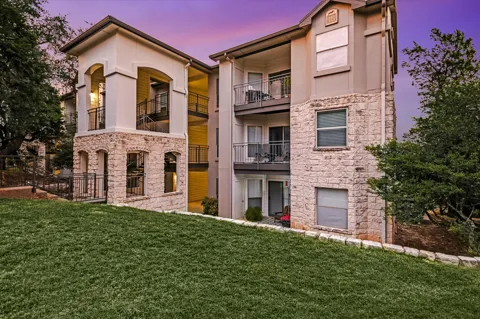 6000 Shepherd Mountain Cove #1818