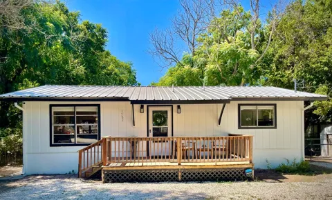 1582 Valley Drive