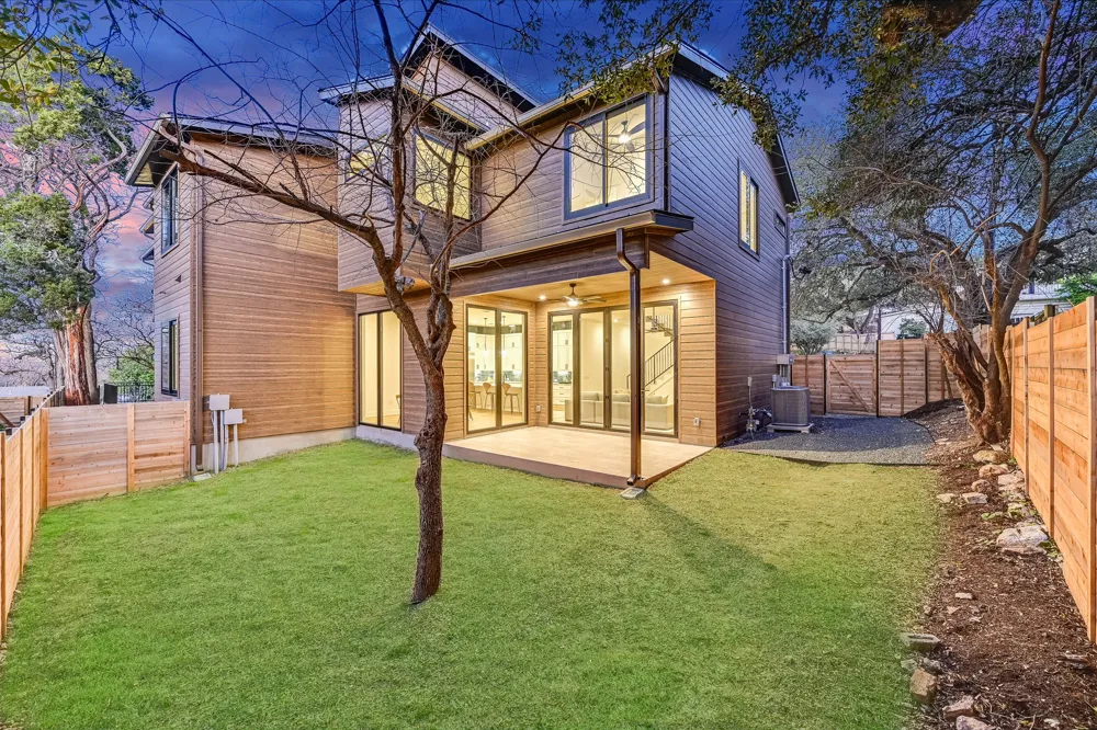 2401 Trailside Drive #B Austin, TX 78704