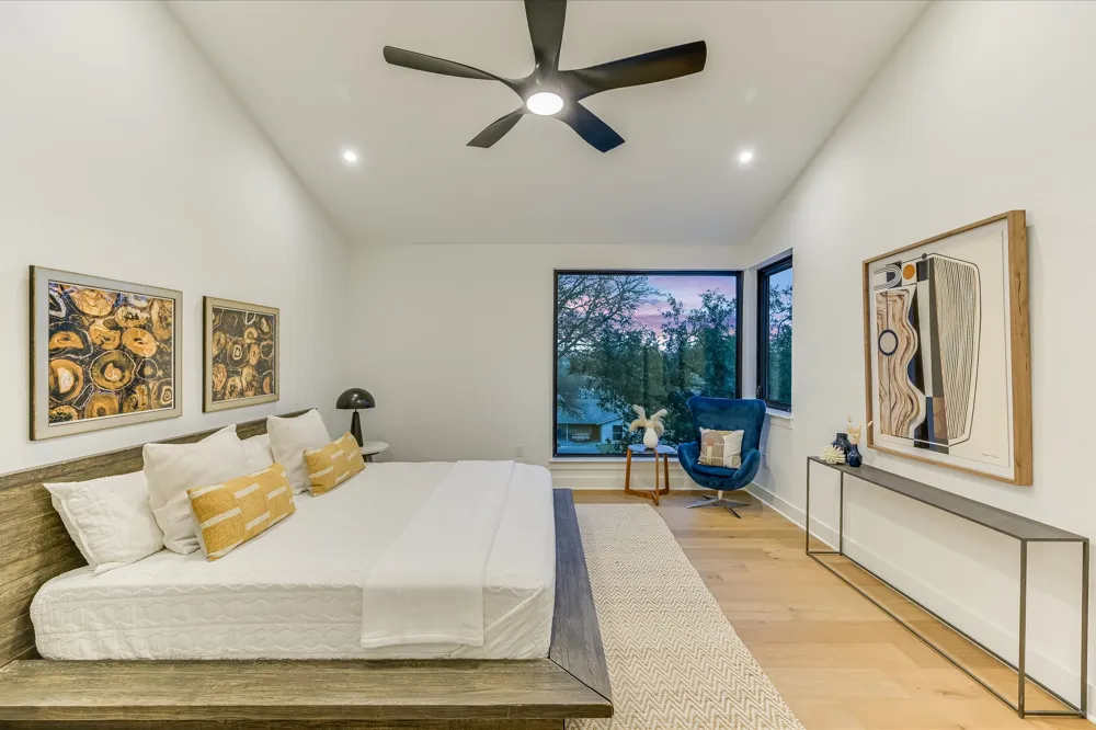 2401 Trailside Drive #B Austin, TX 78704