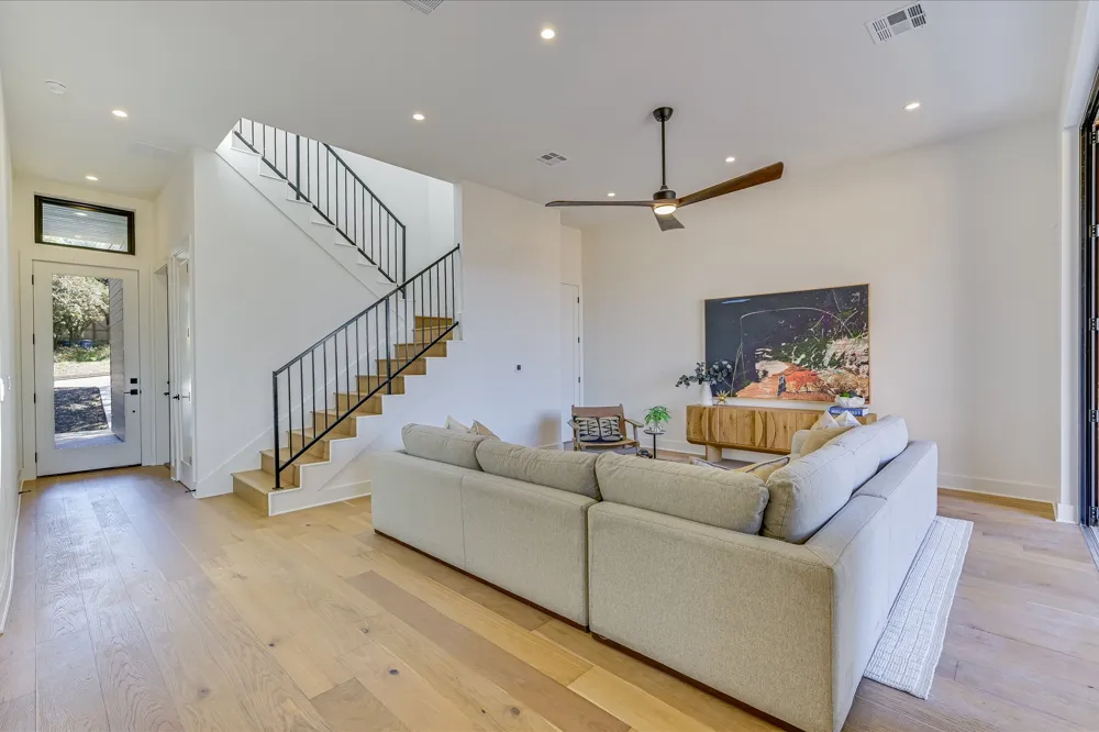2401 Trailside Drive #B Austin, TX 78704
