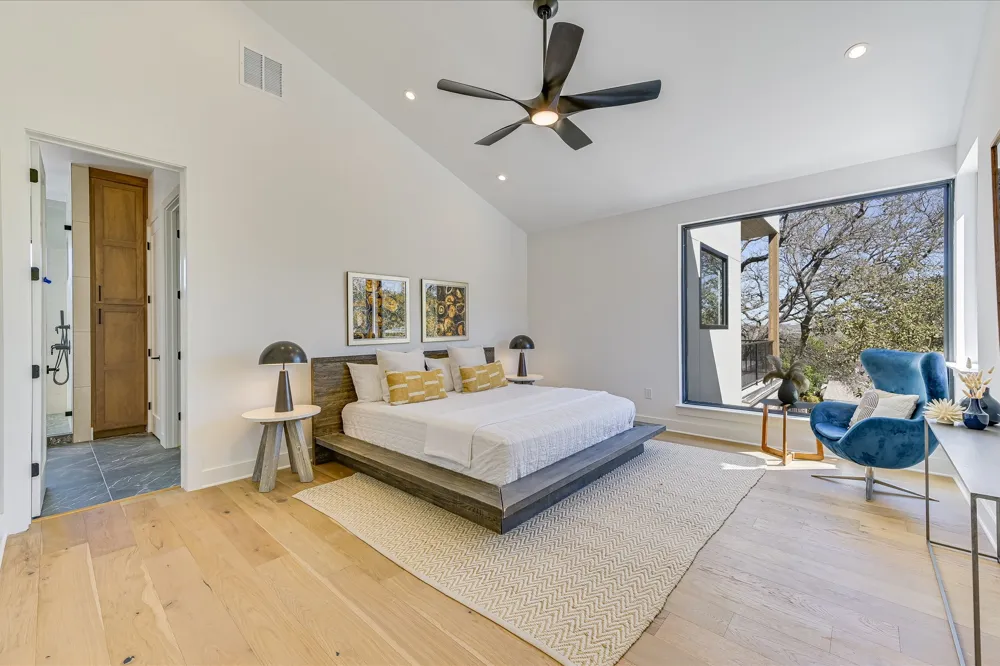 2401 Trailside Drive #B Austin, TX 78704