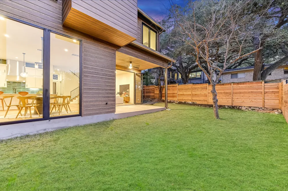 2401 Trailside Drive #B Austin, TX 78704
