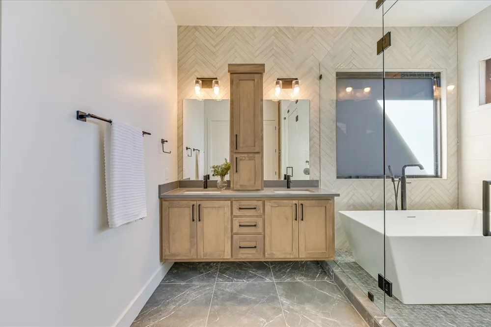2401 Trailside Drive #B Austin, TX 78704