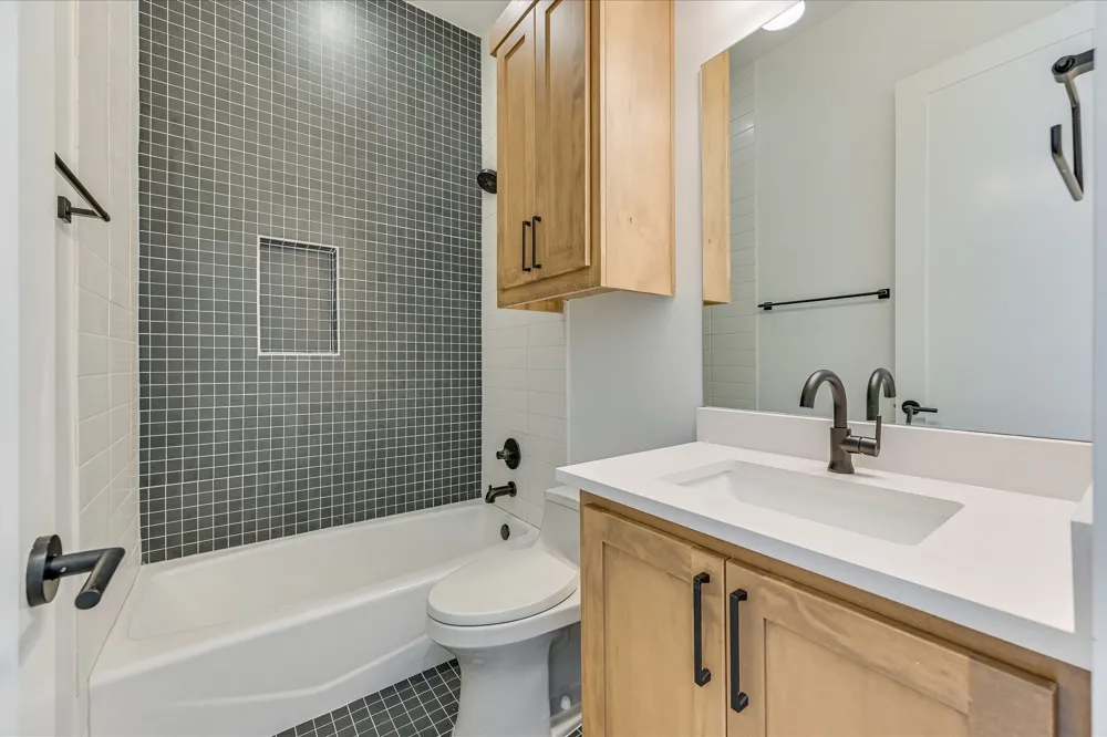 2401 Trailside Drive #B Austin, TX 78704
