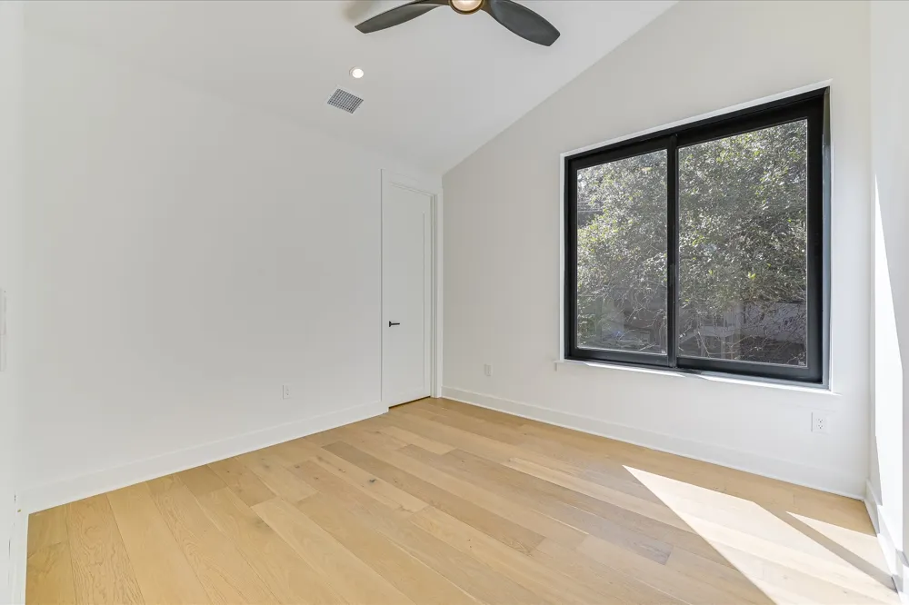 2401 Trailside Drive #B Austin, TX 78704