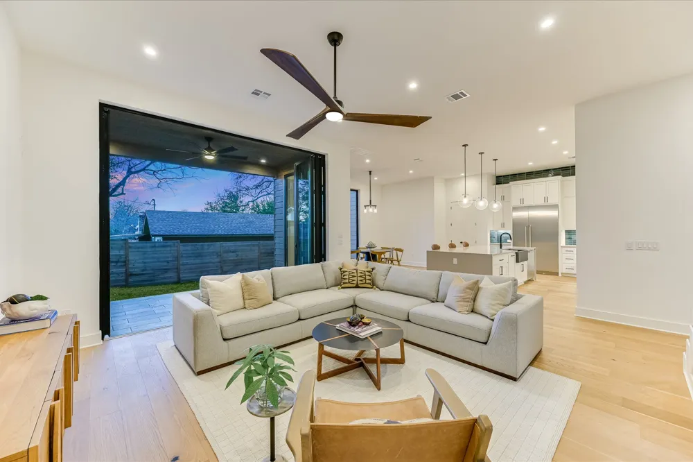 2401 Trailside Drive #B Austin, TX 78704