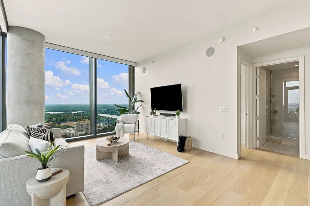 44 East Avenue #3604 Austin, TX 78701