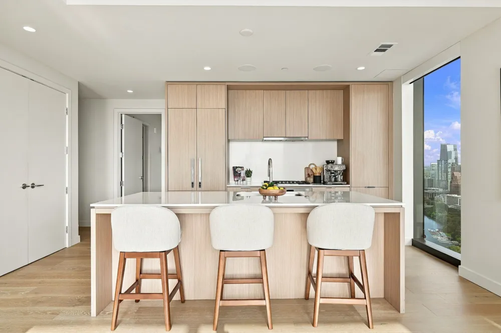44 East Avenue #3604 Austin, TX 78701