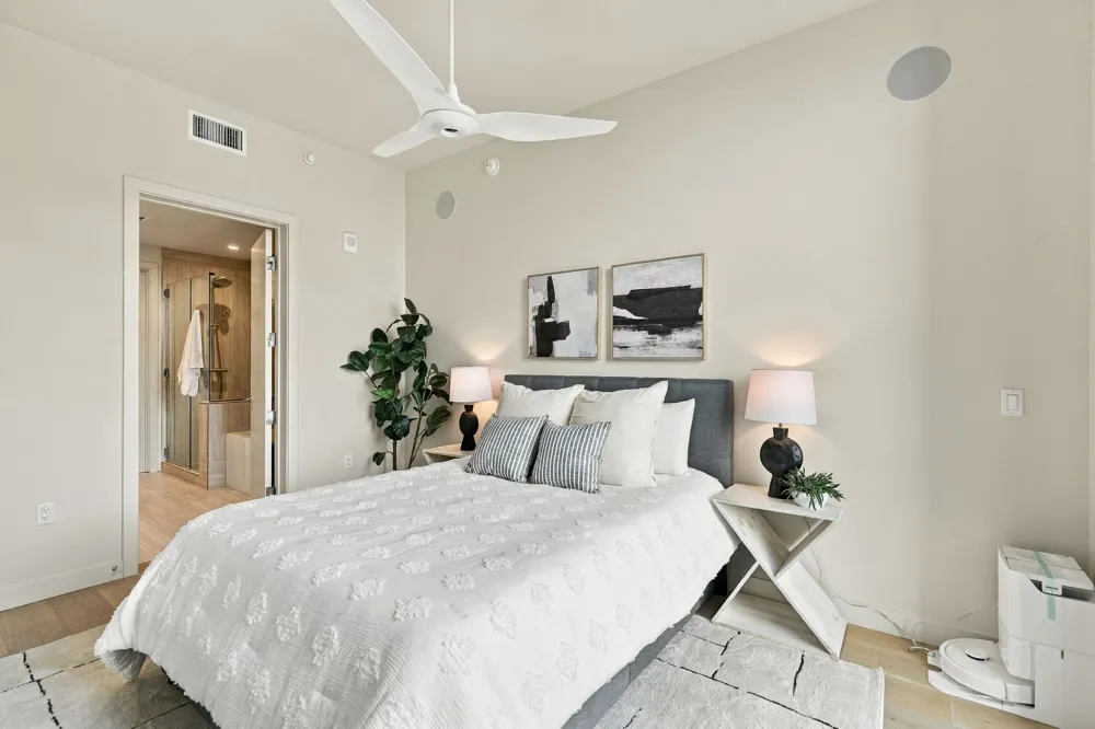 44 East Avenue #3604 Austin, TX 78701