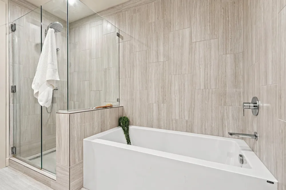 44 East Avenue #3604 Austin, TX 78701