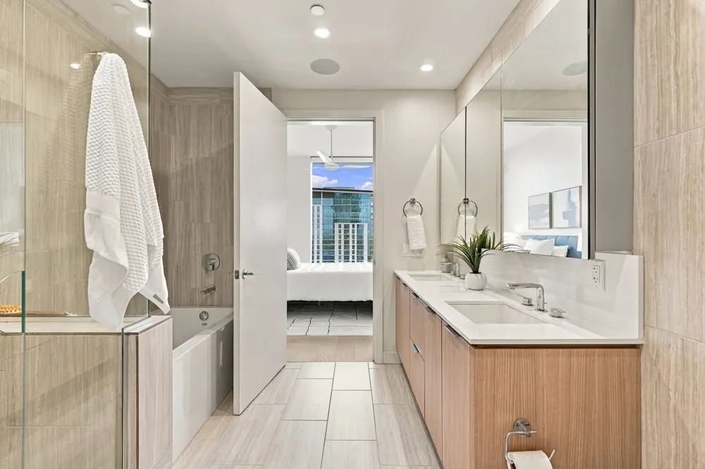 44 East Avenue #3604 Austin, TX 78701