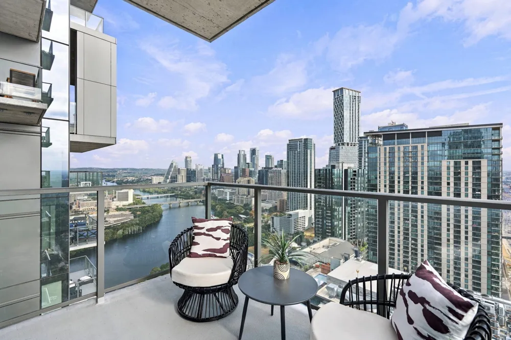 44 East Avenue #3604 Austin, TX 78701
