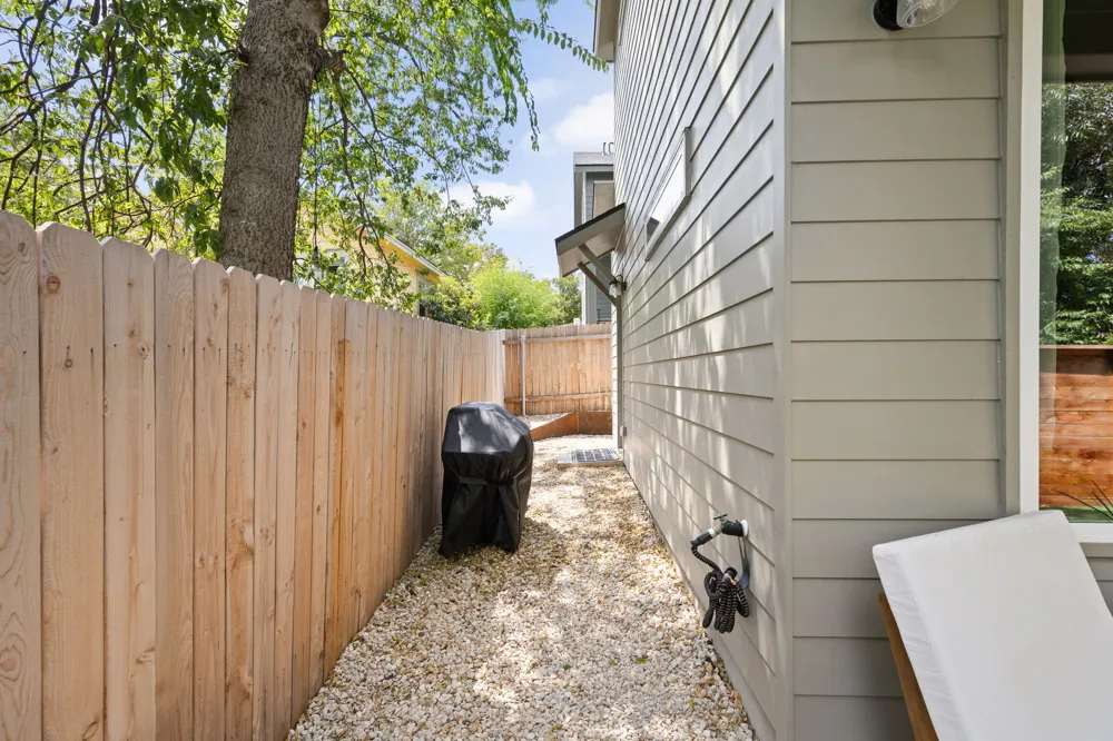 1809 Maple Avenue #2 Austin, TX 78702