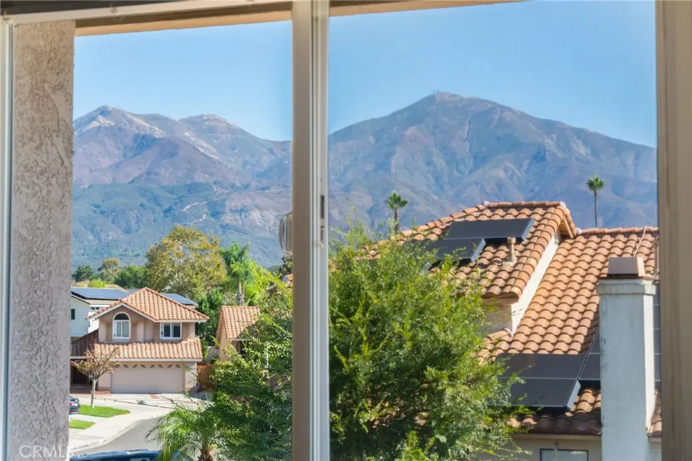 10 Pasada Valiente Rancho Santa Margarita, CA 92688