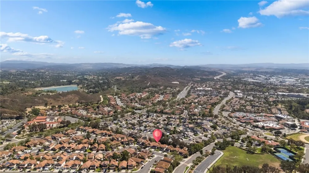 10 Pasada Valiente Rancho Santa Margarita, CA 92688