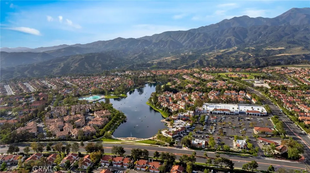10 Pasada Valiente Rancho Santa Margarita, CA 92688