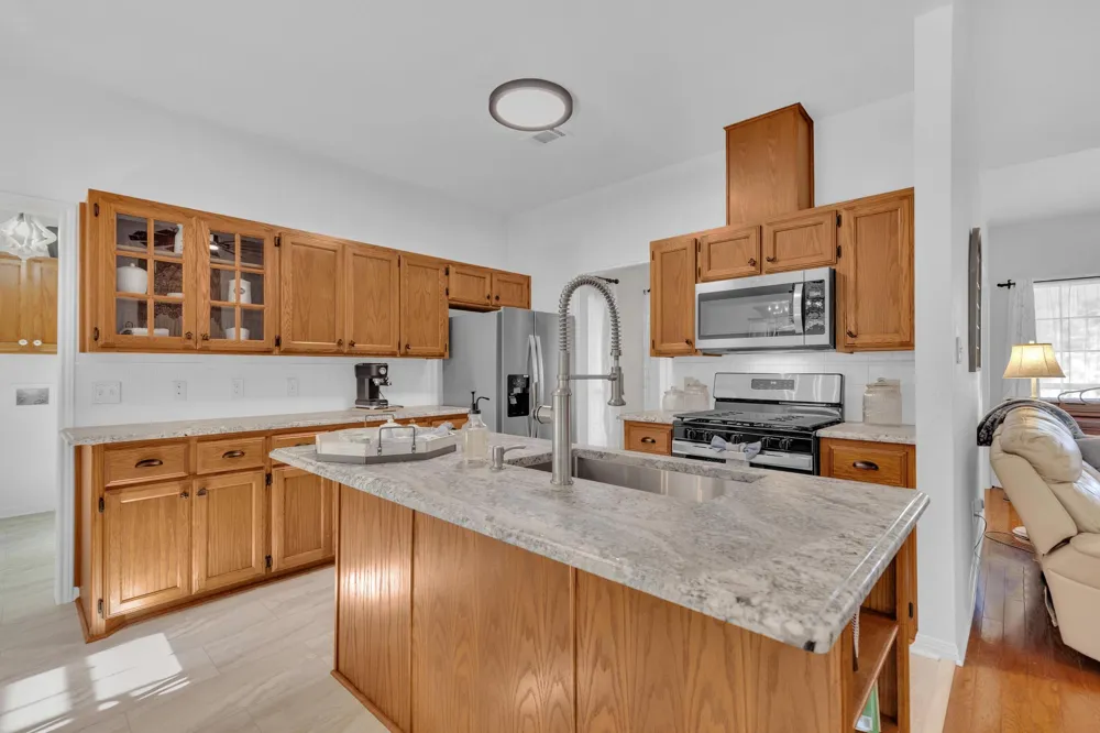 206 S Cowal Drive Spicewood, TX 78669