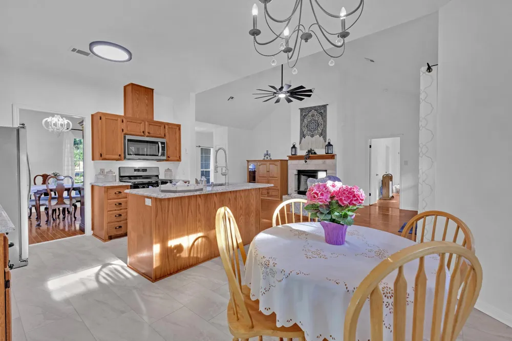 206 S Cowal Drive Spicewood, TX 78669