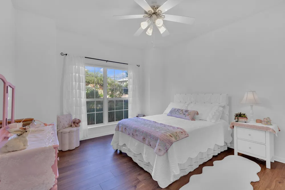 206 S Cowal Drive Spicewood, TX 78669