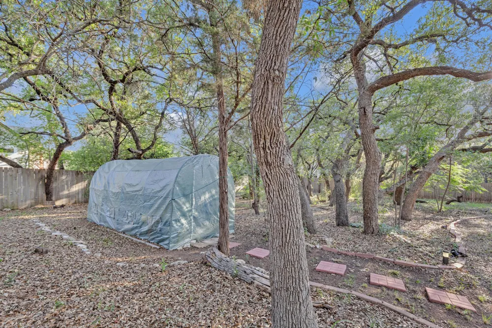 206 S Cowal Drive Spicewood, TX 78669