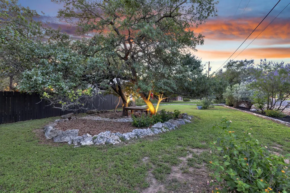 206 S Cowal Drive Spicewood, TX 78669