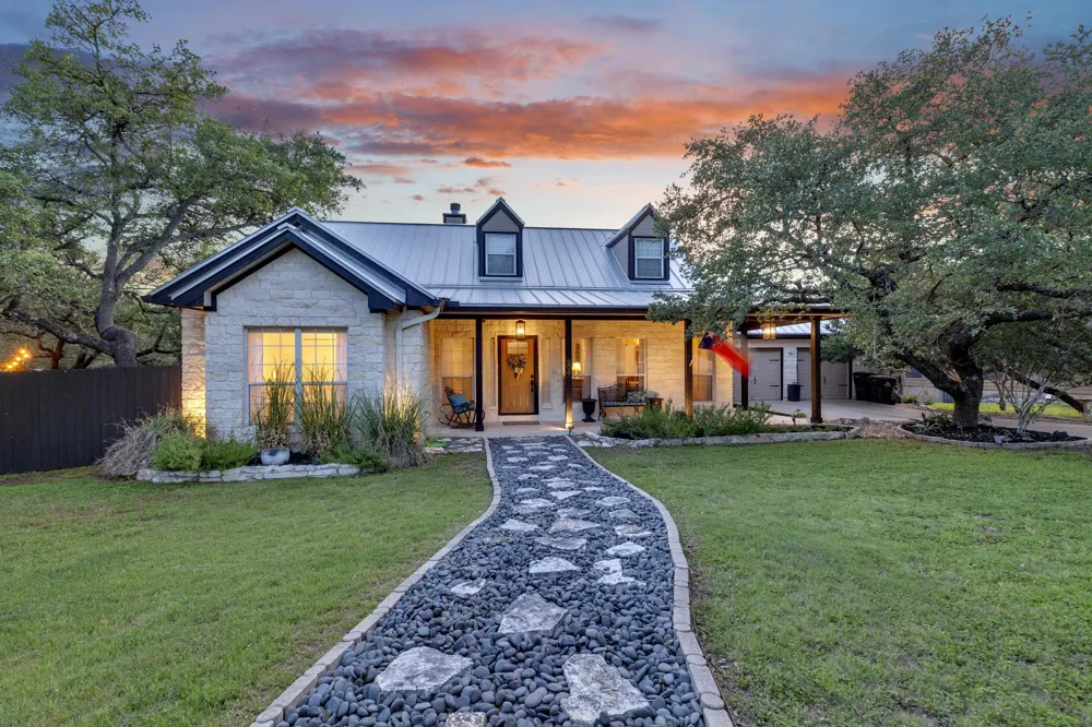 206 S Cowal Drive Spicewood, TX 78669