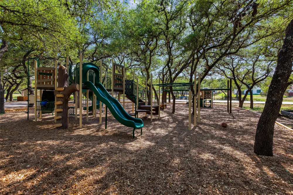 206 S Cowal Drive Spicewood, TX 78669