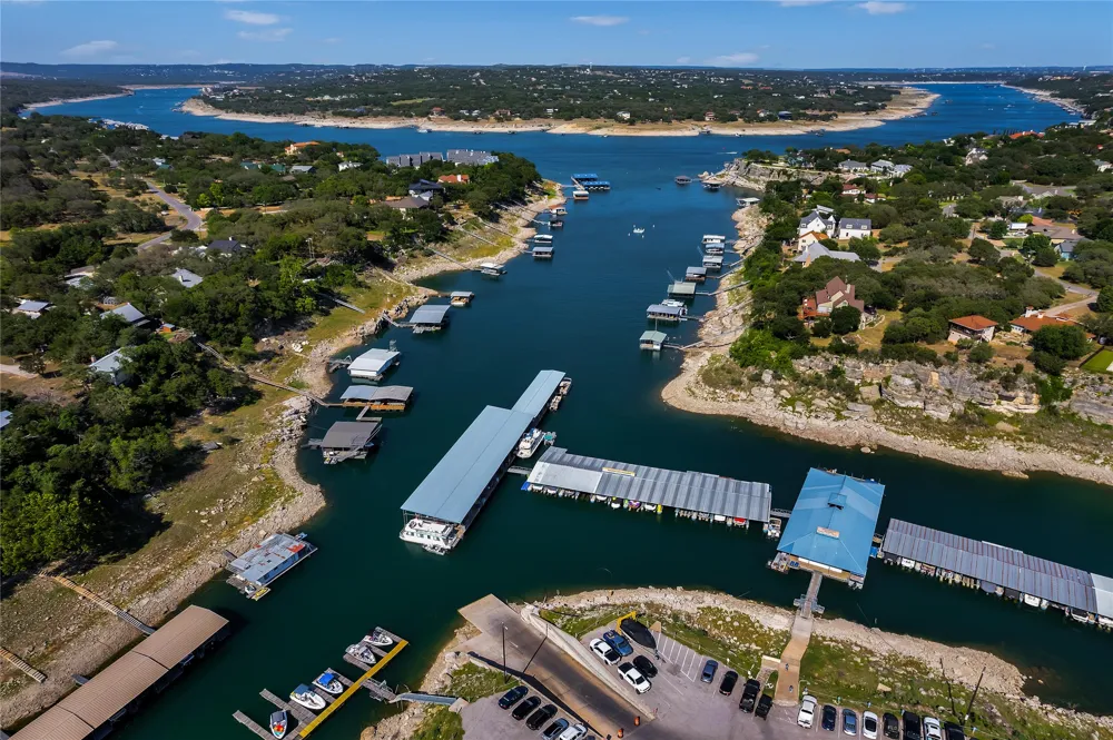 206 S Cowal Drive Spicewood, TX 78669