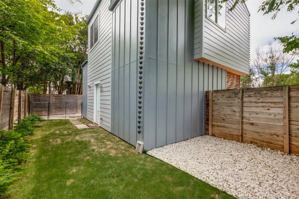 919 E 51st Street #B Austin, TX 78751